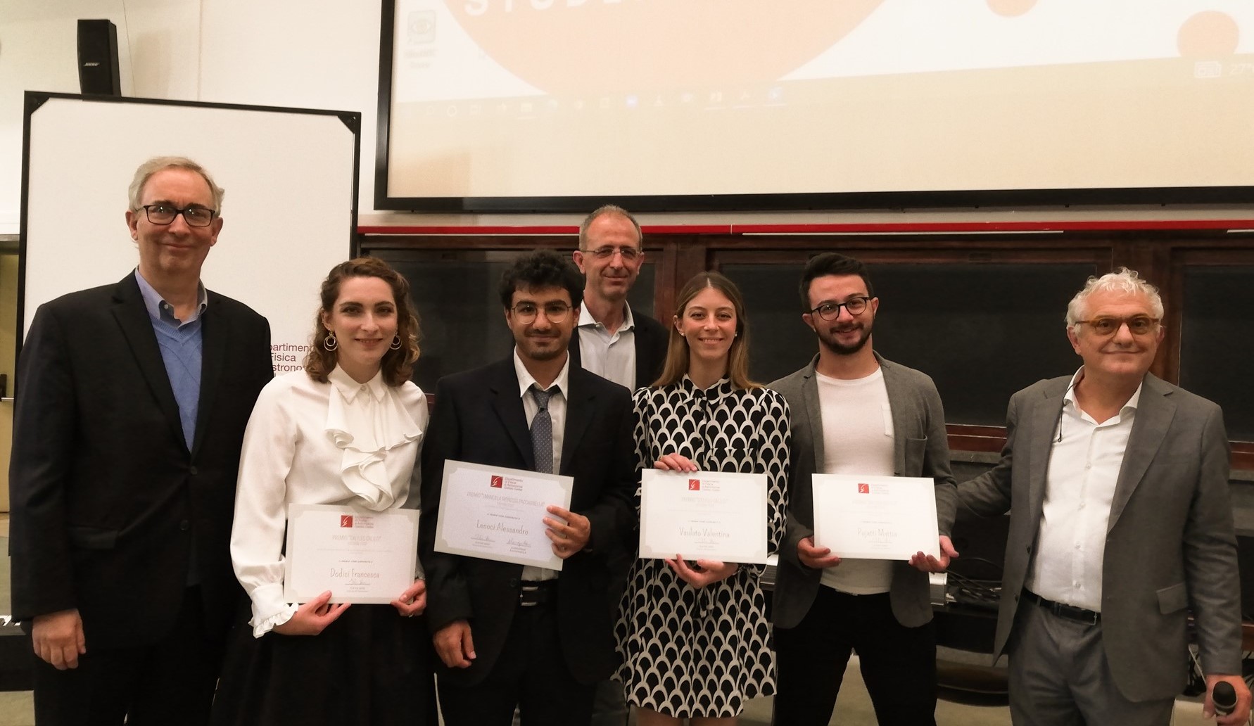 Padova Premiate Le Migliori Tesi Di Laurea Del Dipartimento Di Fisica